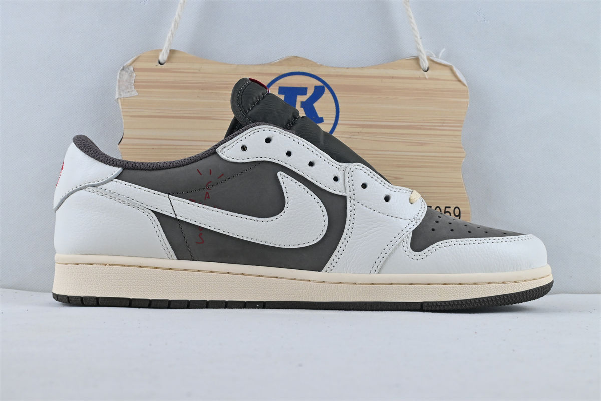 Travis Scott X Air Jordan 1 Low "Reverse Mocha" （Flash Sale ）