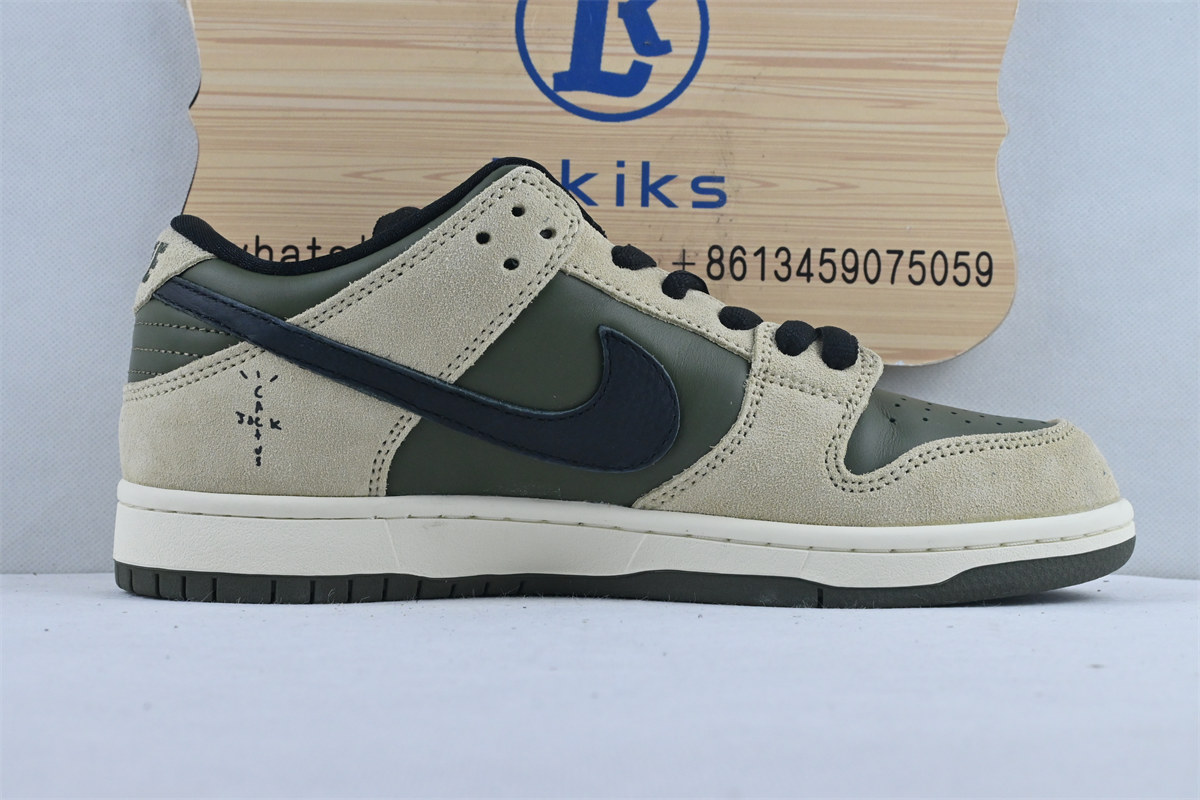 Nike Dunk SB Low travis scott