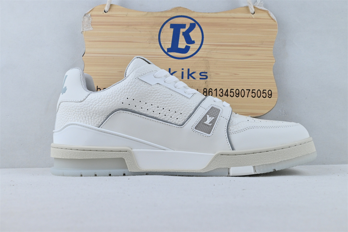 L0vis Vvtt0n Trainer White Signature