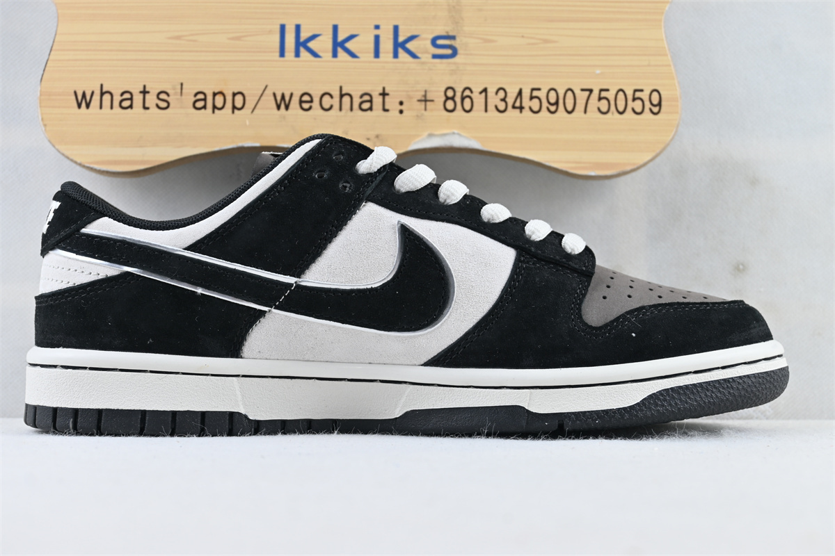 Nike SB Dunk Low Otomo Katsuhiro