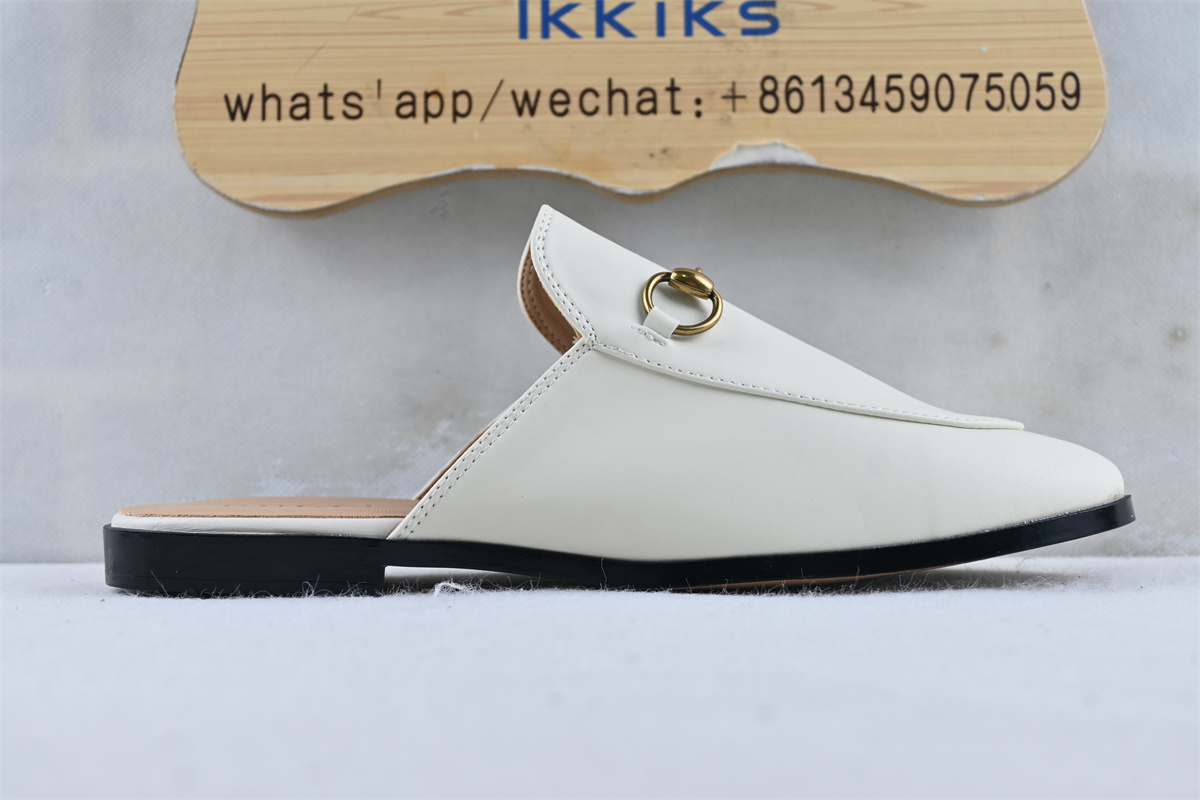 Gvc*1 Princetown Slipper White Leather