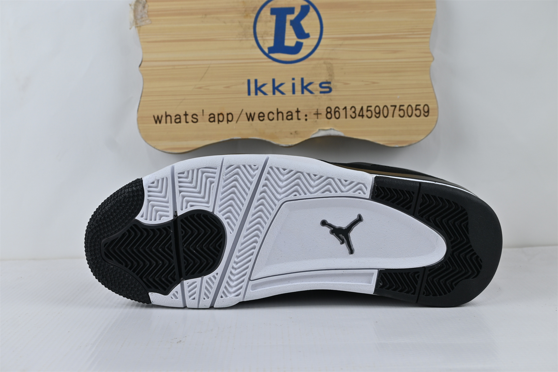 Air Jordan 4 “Royalty