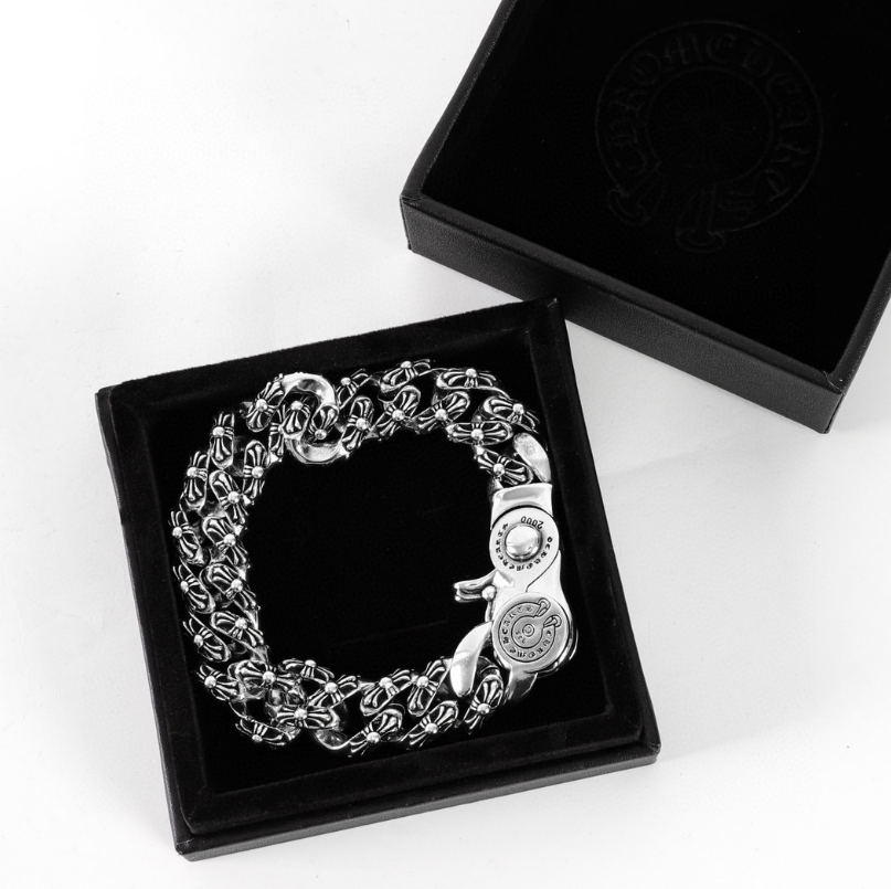 Ch*0me He**ts Bracelet 2024