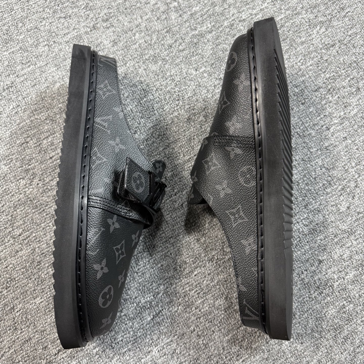 L0vis Vvtt0n Easy Mule