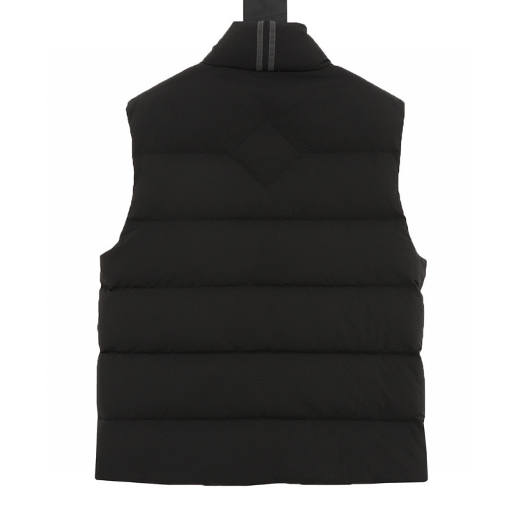 Can*a G00se Vest 2025